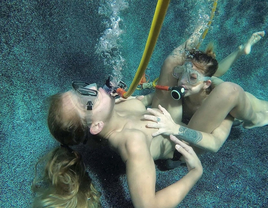 Scuba Munch - Sloan & Evelin