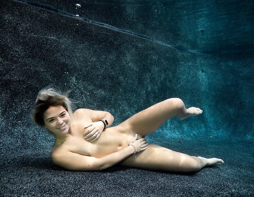 Rharri Rhound Uw Photo Shoot