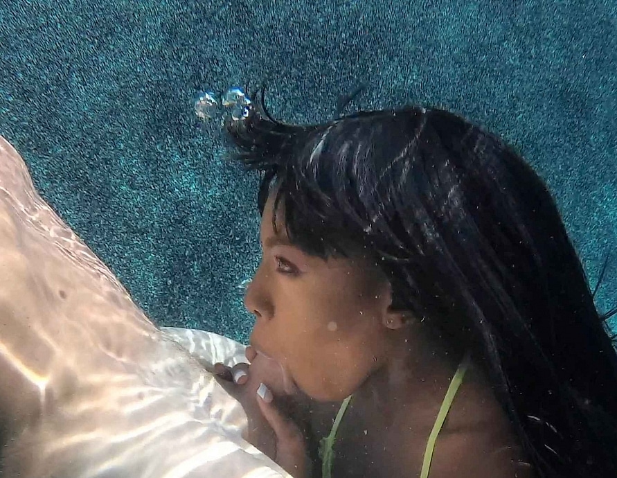 Sucks & Strokes - Anne Amari