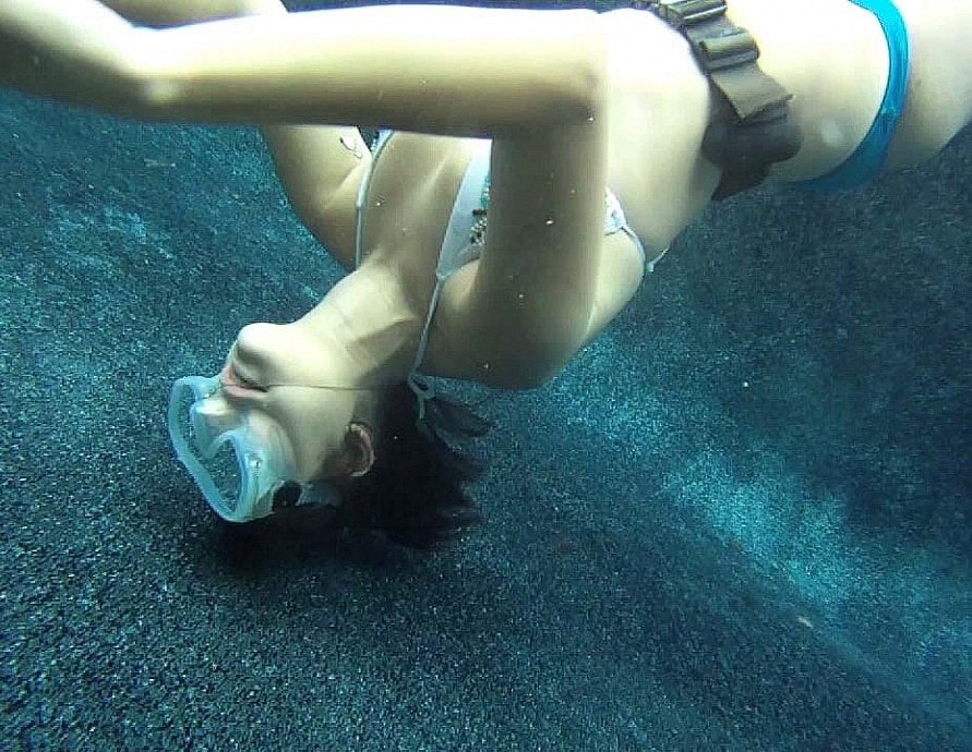 Avril & Missy Scuba Training