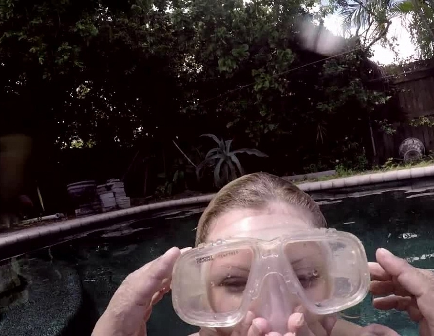 Alessandra Noir Mask and Fin Play