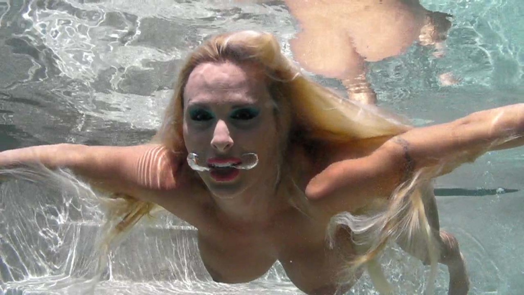 Holly Halston - Sex Underwater Tour